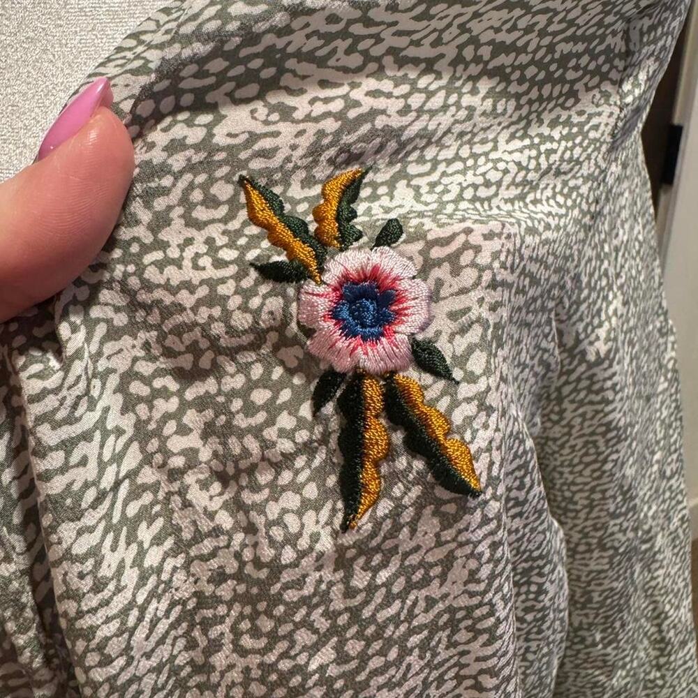 Rungolee Embroidered Top MEDIUM